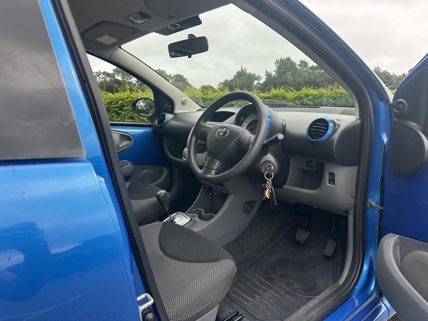 Toyota AYGO 1.0 VVT-i Blue Hatchback 5dr Petrol MultiMode Euro 4 (67 bhp)
