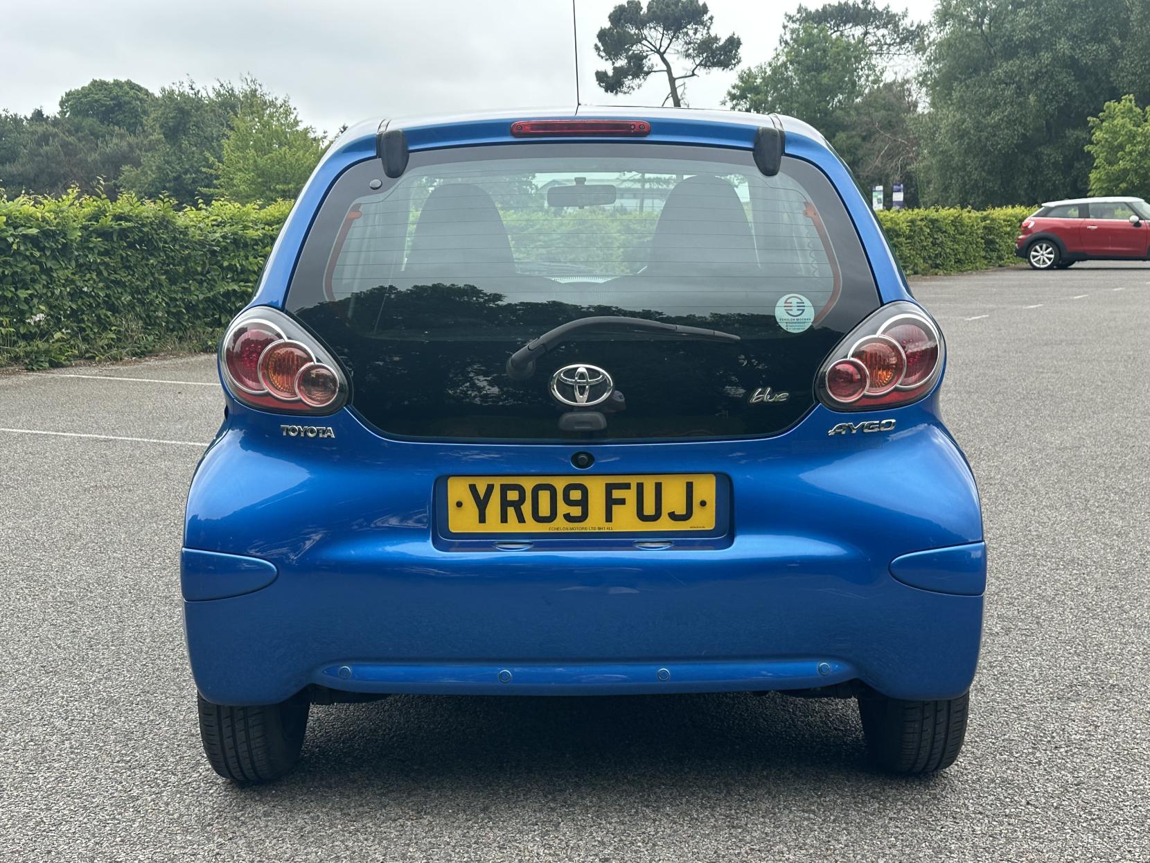 Toyota AYGO 1.0 VVT-i Blue Hatchback 5dr Petrol MultiMode Euro 4 (67 bhp)