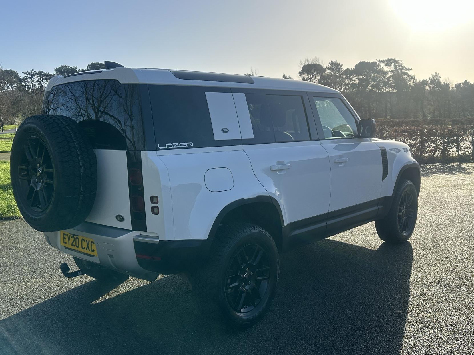 Land Rover Defender 110 2.0 Si4 SE SUV 5dr Petrol Auto 4WD Euro 6 (s/s) (300 ps)