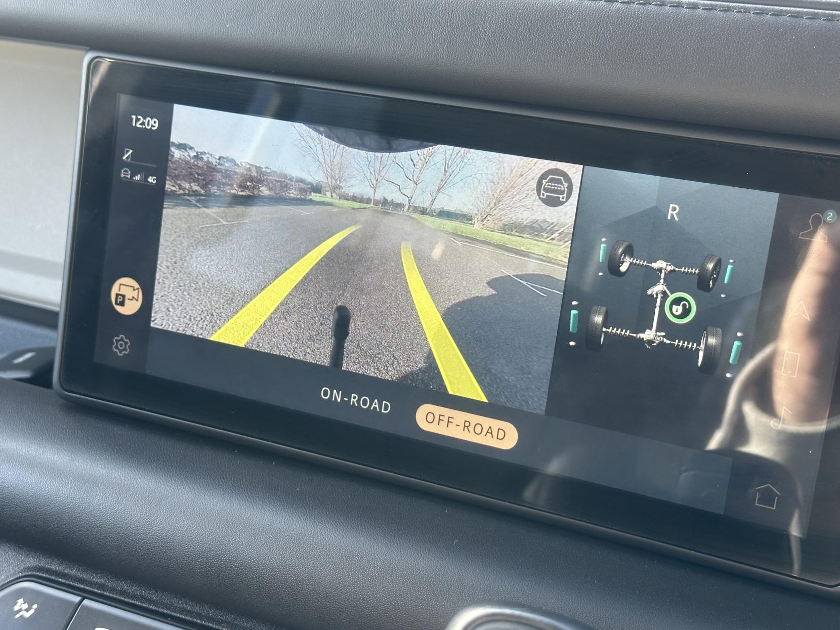 Land Rover Defender 110 2.0 Si4 SE SUV 5dr Petrol Auto 4WD Euro 6 (s/s) (300 ps)