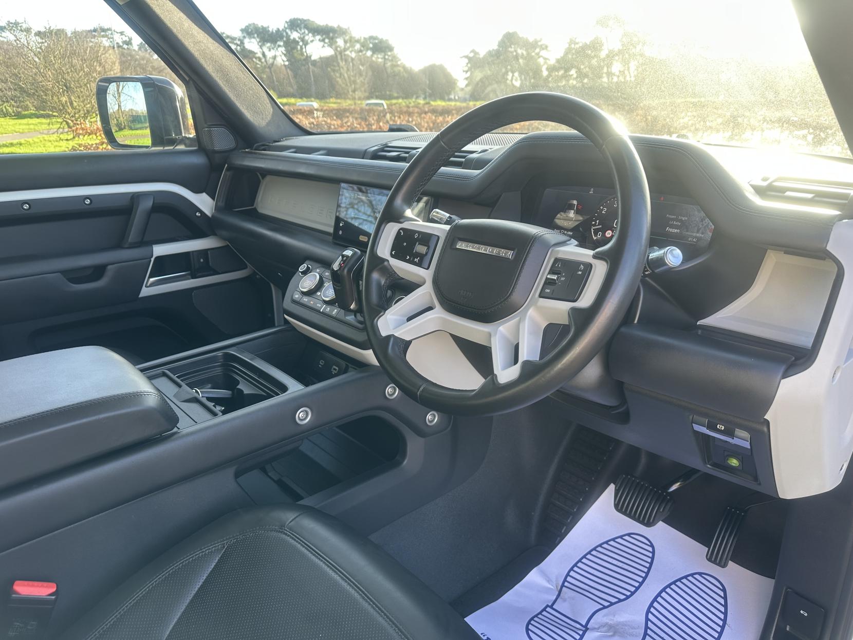 Land Rover Defender 110 2.0 Si4 SE SUV 5dr Petrol Auto 4WD Euro 6 (s/s) (300 ps)