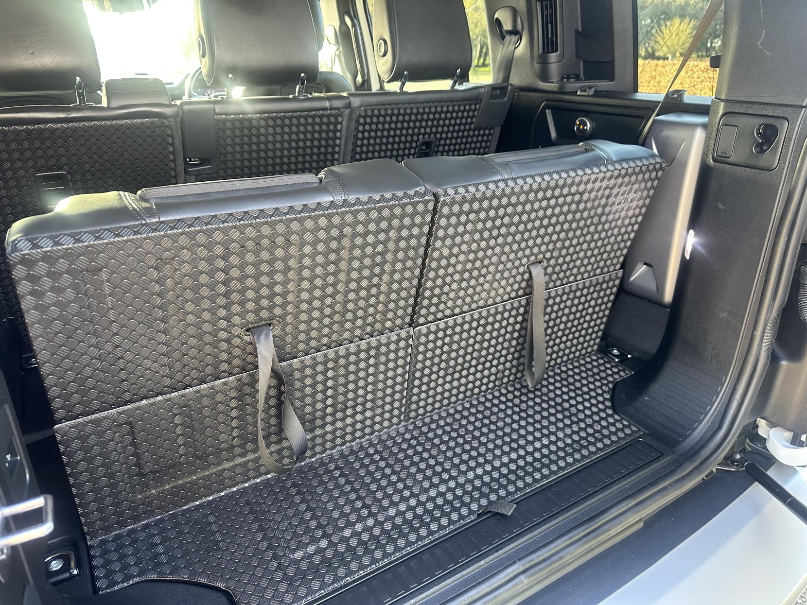 Land Rover Defender 110 2.0 Si4 SE SUV 5dr Petrol Auto 4WD Euro 6 (s/s) (300 ps)