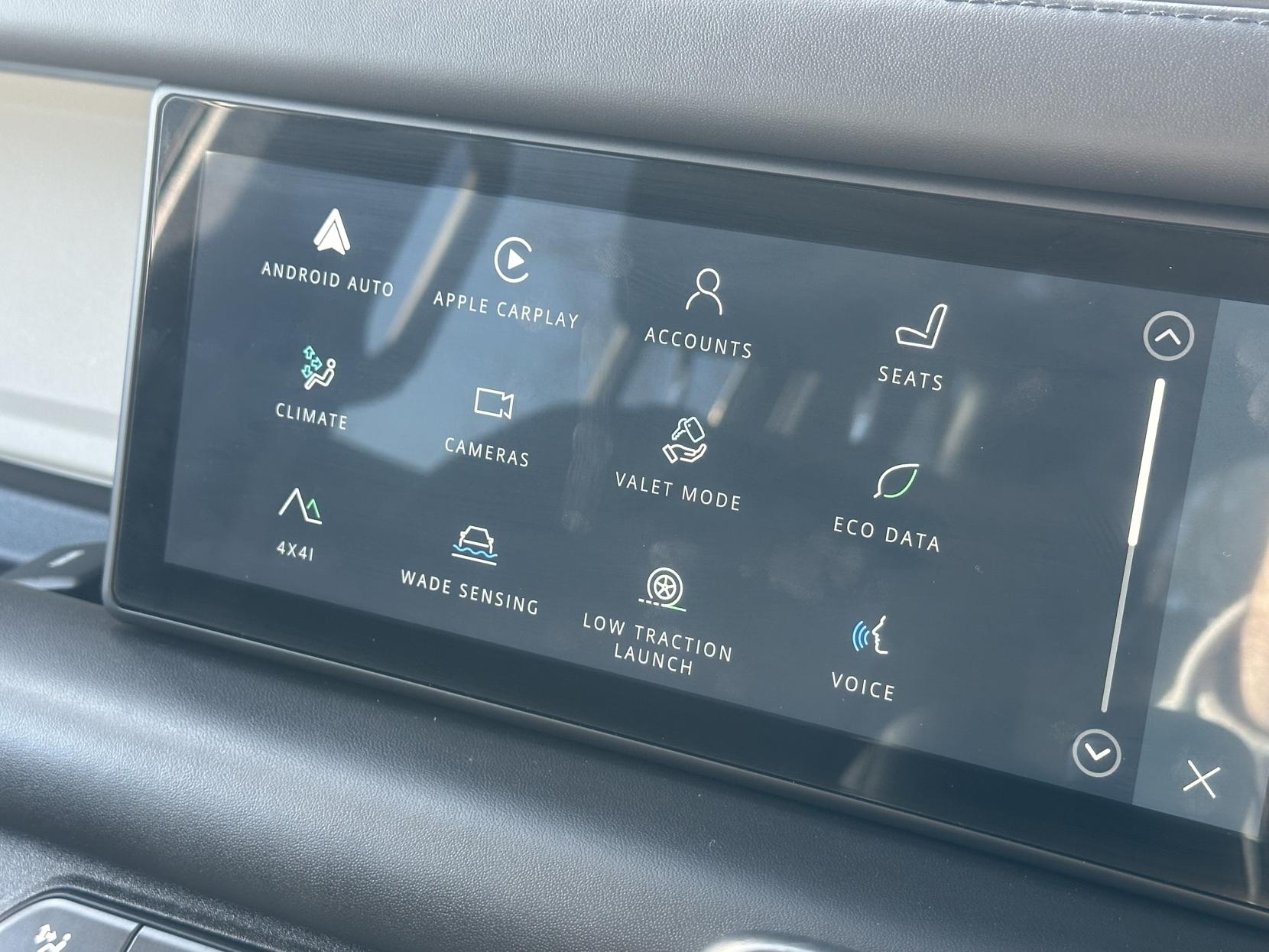 Land Rover Defender 110 2.0 Si4 SE SUV 5dr Petrol Auto 4WD Euro 6 (s/s) (300 ps)