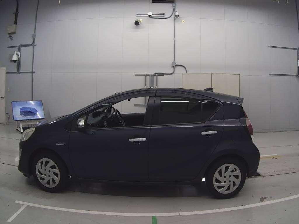 Toyota Aqua 1.5 2015 TOYOTA AQUA 1.5 Gs Sport Edition Automatic Hybrid Petrol Black 5dr