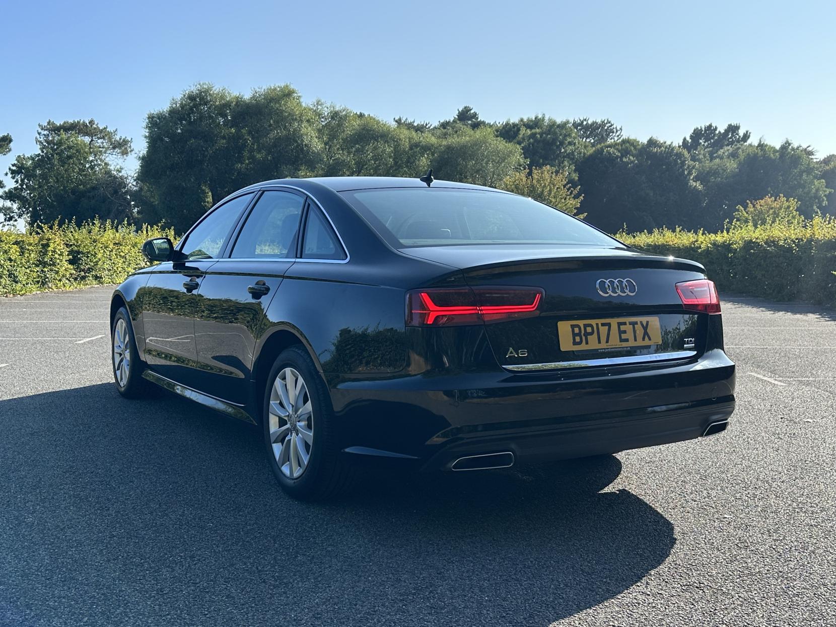 Audi A6 Saloon 2.0 TDI ultra SE Executive Saloon 4dr Diesel S Tronic Euro 6 (s/s) (190 ps)