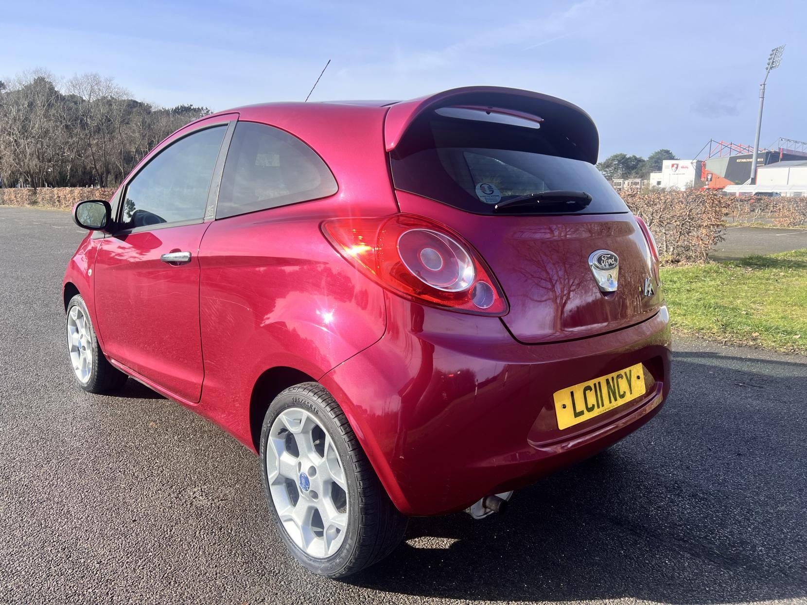 Ford Ka 1.2 Titanium Hatchback 3dr Petrol Manual Euro 5 (69 ps)