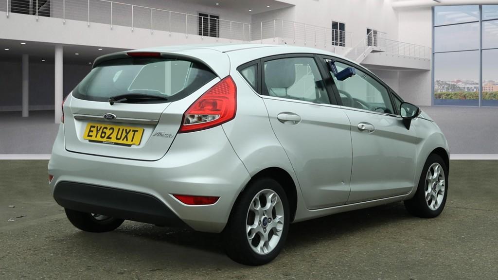 Ford Fiesta 1.4 TDCi DPF Zetec Hatchback 5dr Diesel Manual (104 g/km, 69 bhp)
