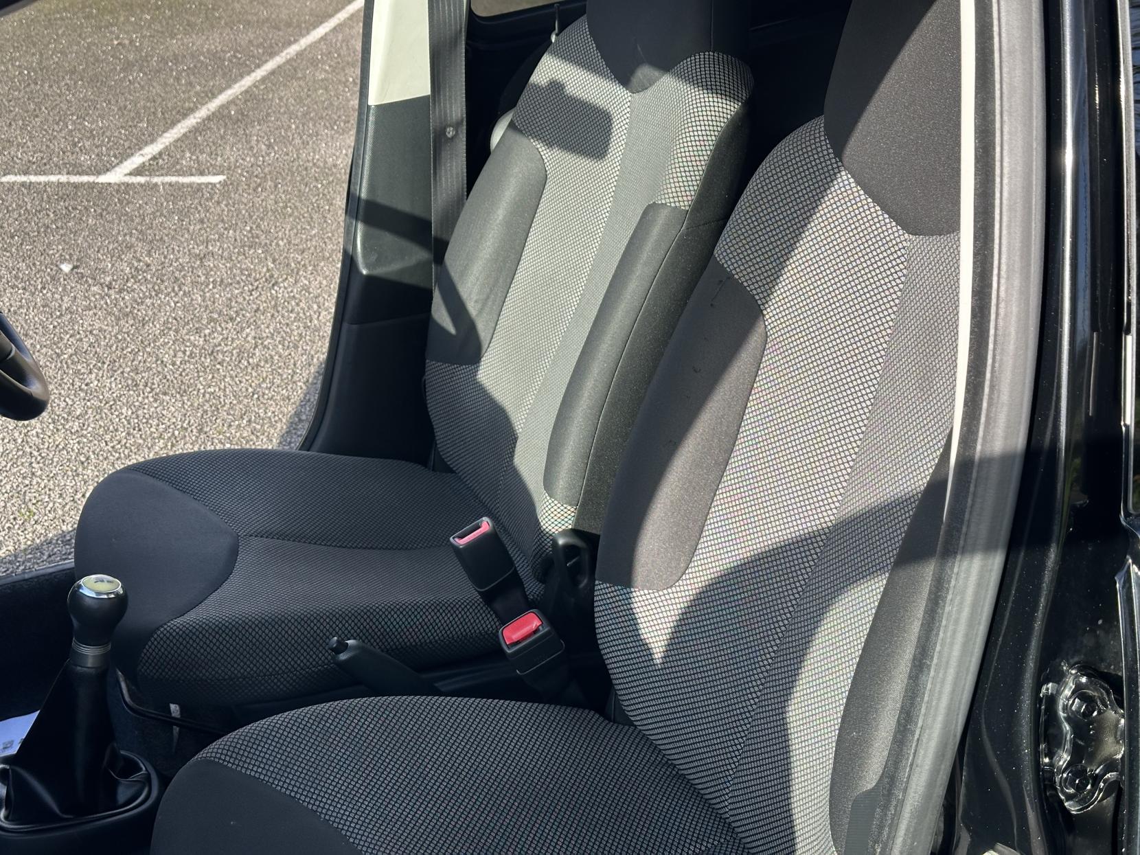 Toyota AYGO 1.0 VVT-i Fire Hatchback 5dr Petrol Manual Euro 5 (67 ps)