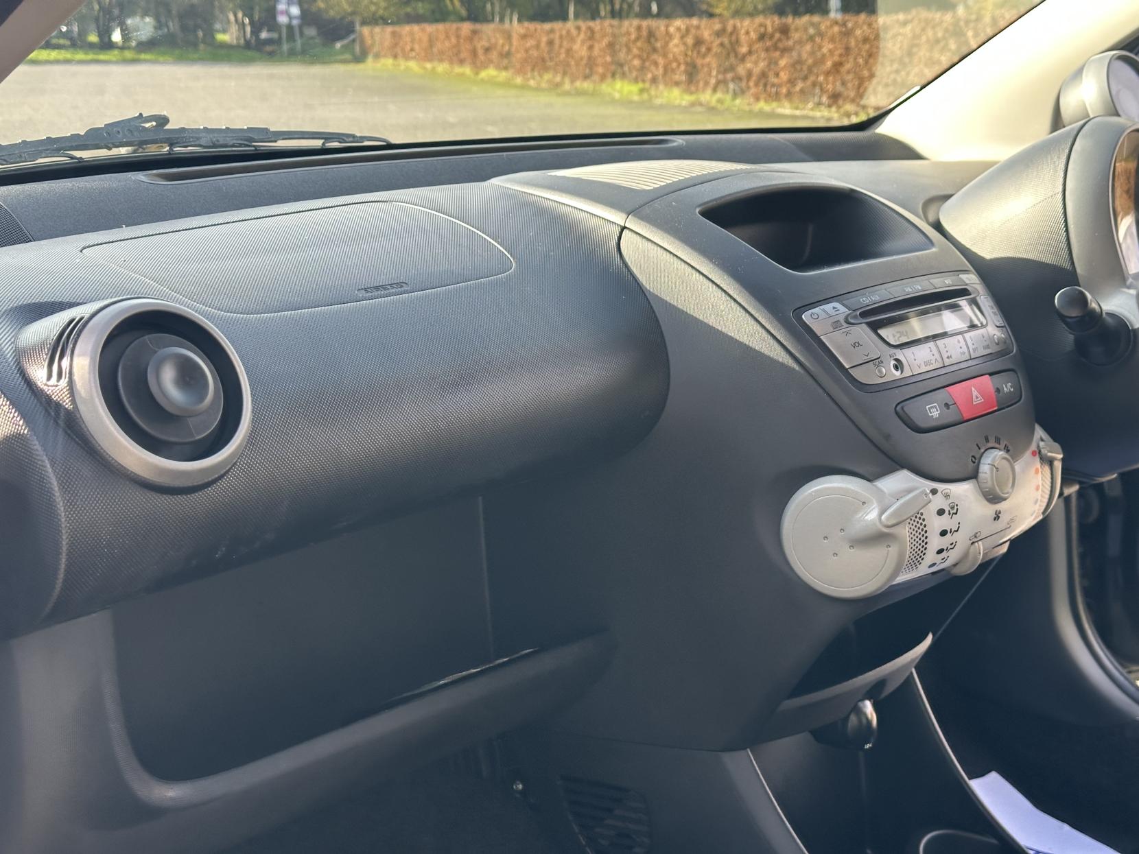 Toyota AYGO 1.0 VVT-i Fire Hatchback 5dr Petrol Manual Euro 5 (67 ps)