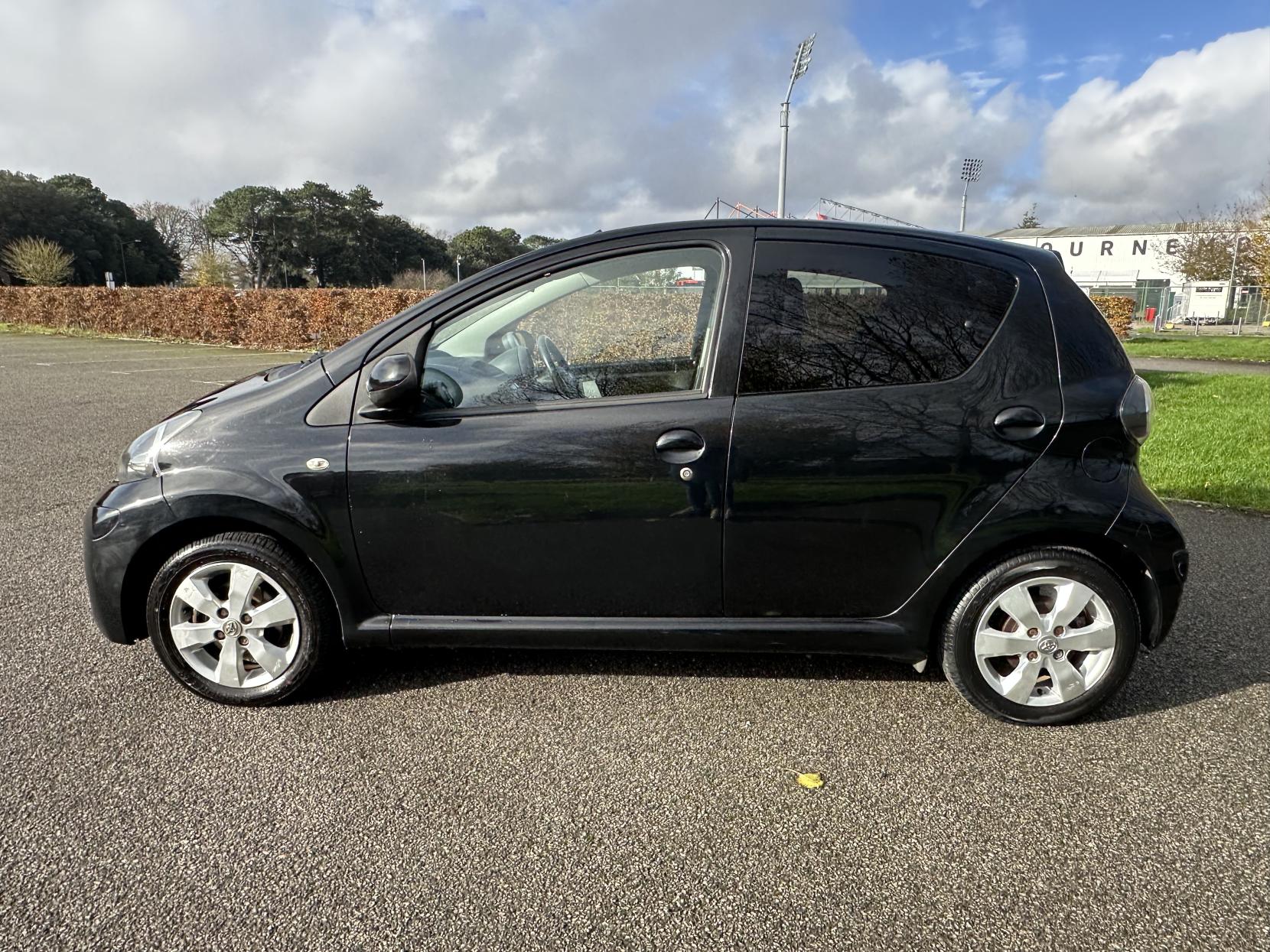 Toyota AYGO 1.0 VVT-i Fire Hatchback 5dr Petrol Manual Euro 5 (67 ps)