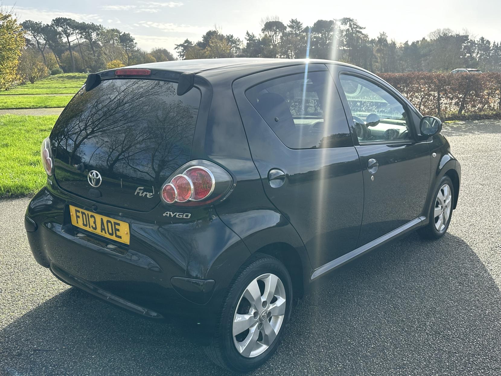 Toyota AYGO 1.0 VVT-i Fire Hatchback 5dr Petrol Manual Euro 5 (67 ps)