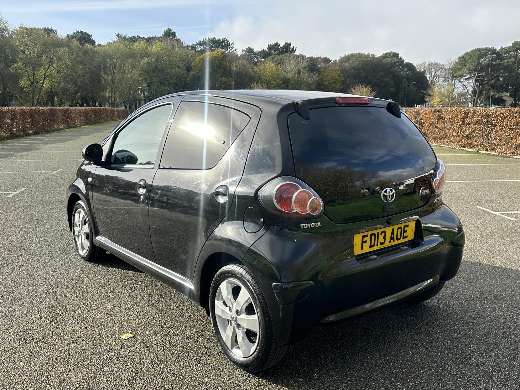 Toyota AYGO 1.0 VVT-i Fire Hatchback 5dr Petrol Manual Euro 5 (67 ps)