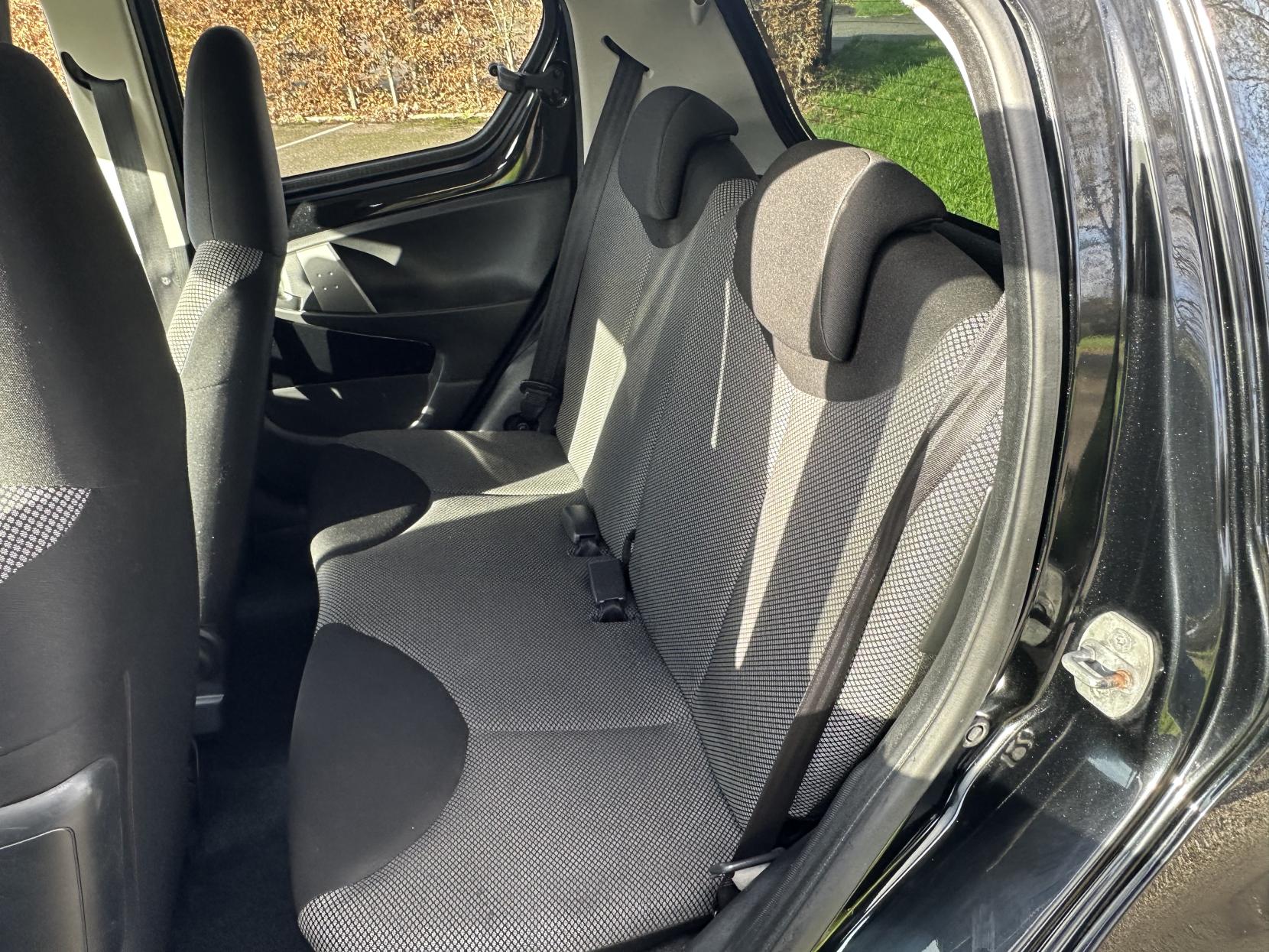 Toyota AYGO 1.0 VVT-i Fire Hatchback 5dr Petrol Manual Euro 5 (67 ps)