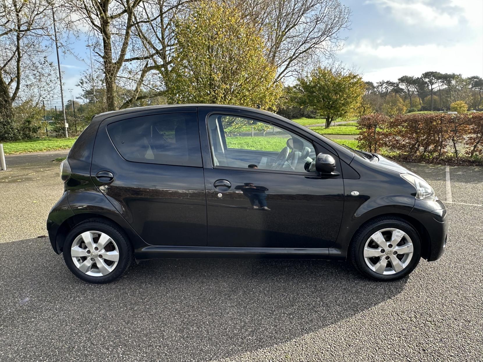 Toyota AYGO 1.0 VVT-i Fire Hatchback 5dr Petrol Manual Euro 5 (67 ps)