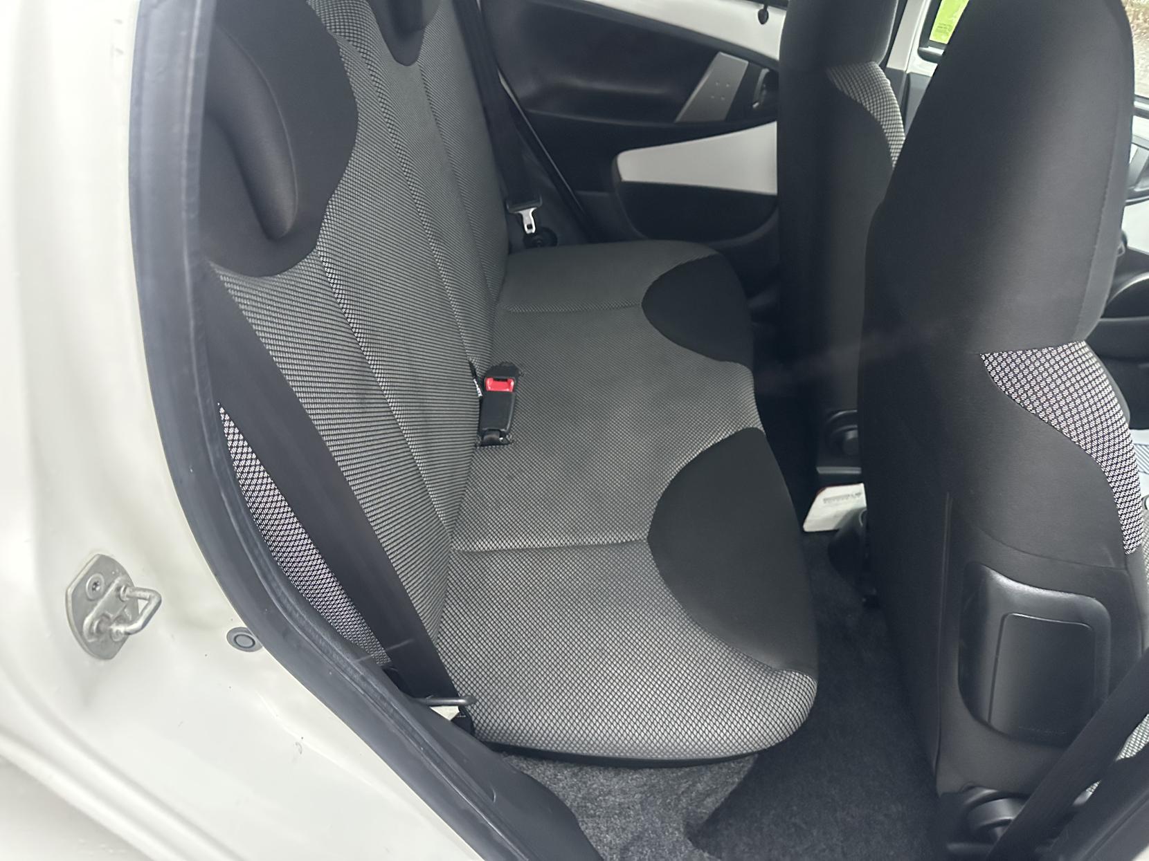 Toyota AYGO 1.0 VVT-i Fire Hatchback 5dr Petrol MultiMode Euro 5 (a/c) (67 ps)