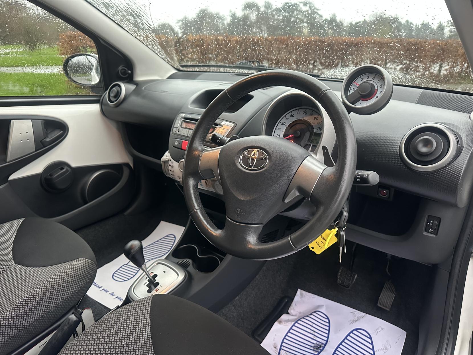 Toyota AYGO 1.0 VVT-i Fire Hatchback 5dr Petrol MultiMode Euro 5 (a/c) (67 ps)