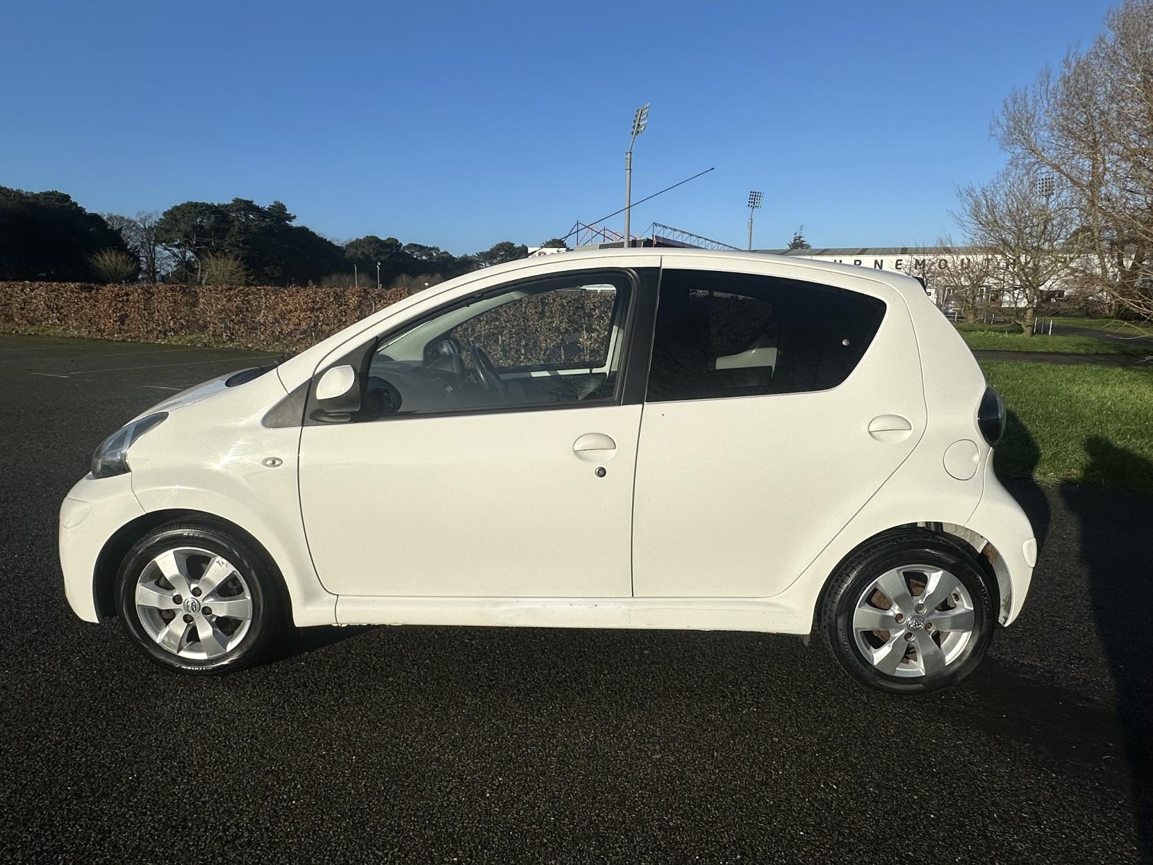 Toyota AYGO 1.0 VVT-i Fire Hatchback 5dr Petrol MultiMode Euro 5 (a/c) (67 ps)