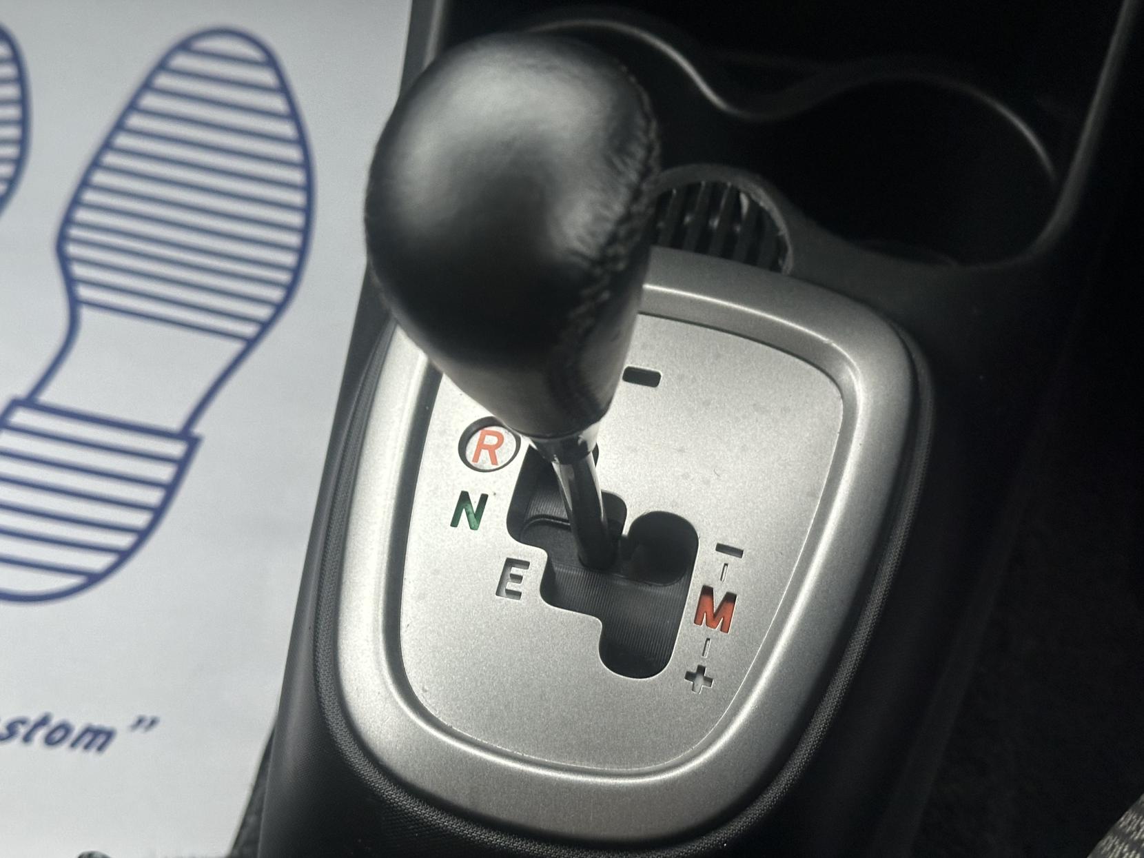 Toyota AYGO 1.0 VVT-i Fire Hatchback 5dr Petrol MultiMode Euro 5 (a/c) (67 ps)