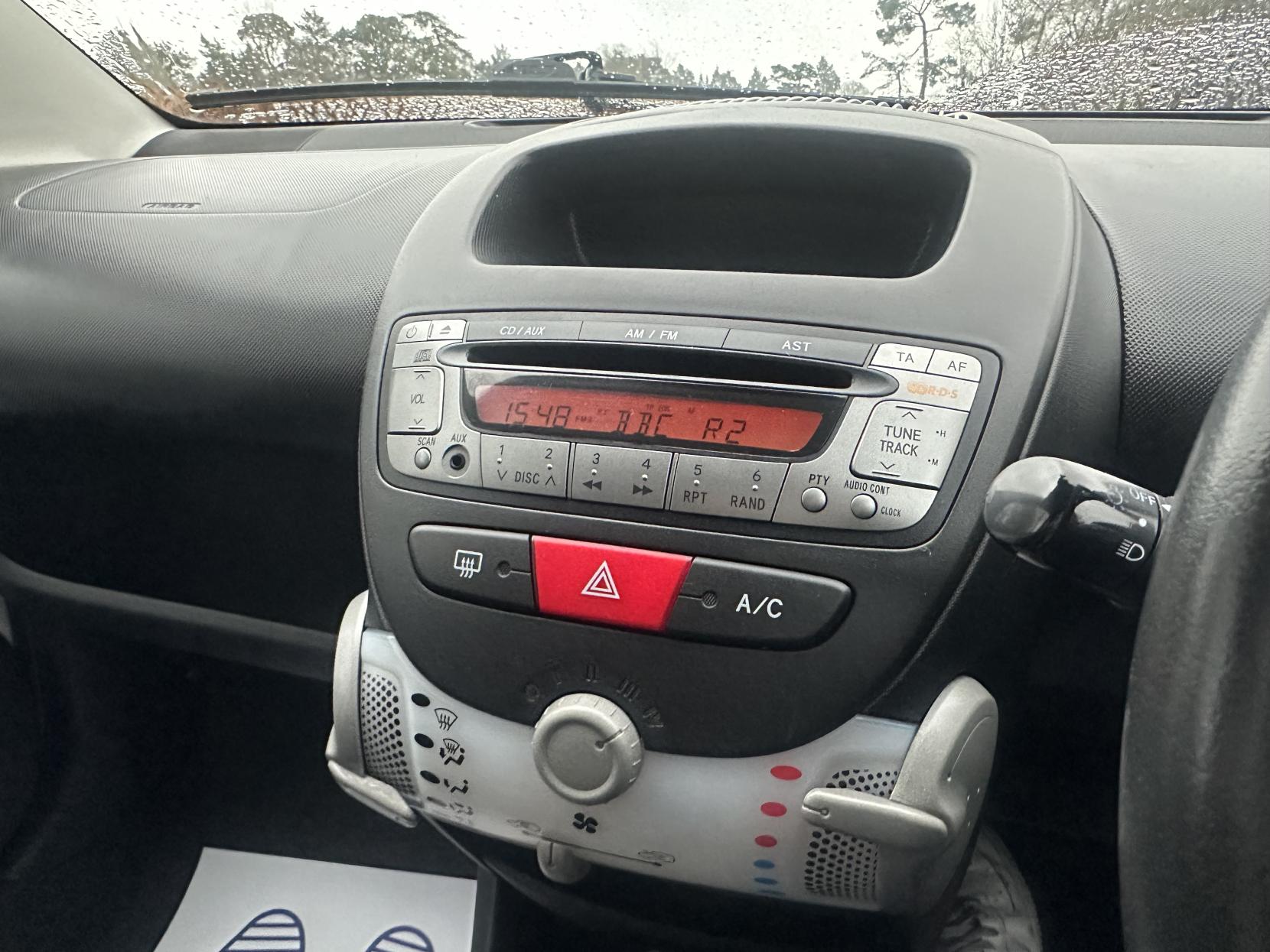 Toyota AYGO 1.0 VVT-i Fire Hatchback 5dr Petrol MultiMode Euro 5 (a/c) (67 ps)