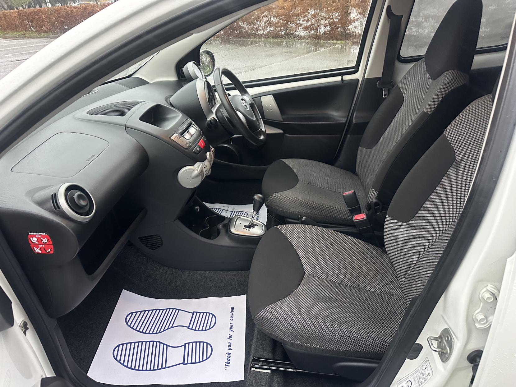 Toyota AYGO 1.0 VVT-i Fire Hatchback 5dr Petrol MultiMode Euro 5 (a/c) (67 ps)