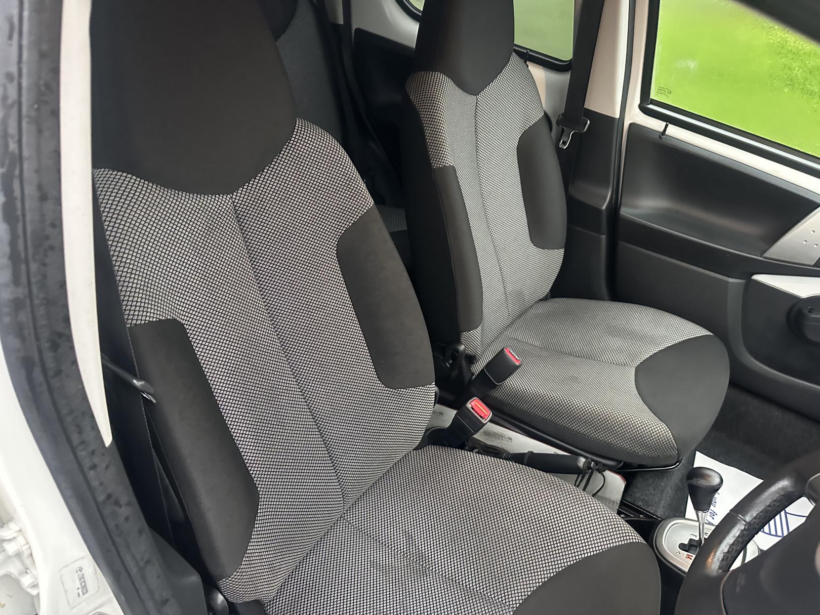 Toyota AYGO 1.0 VVT-i Fire Hatchback 5dr Petrol MultiMode Euro 5 (a/c) (67 ps)