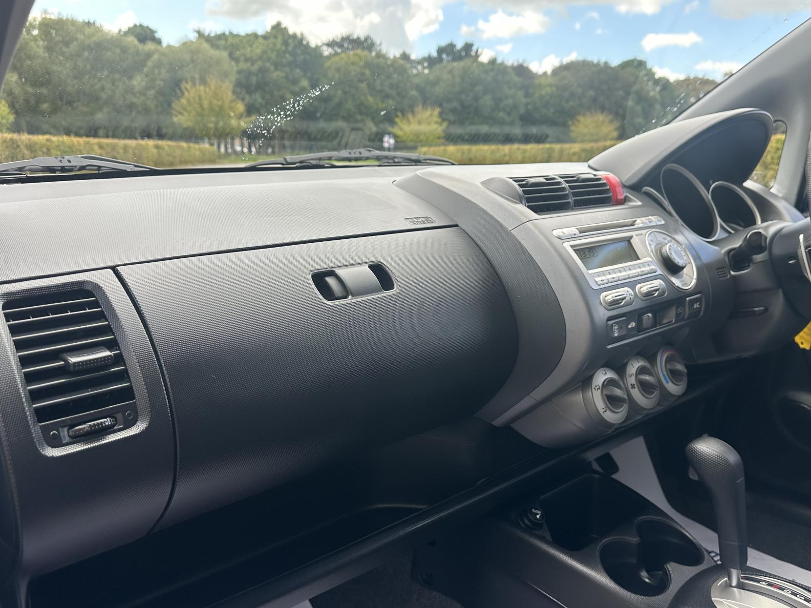 Honda Jazz 1.4 i-DSI SE Hatchback 5dr Petrol CVT-7 (139 g/km, 82 bhp)