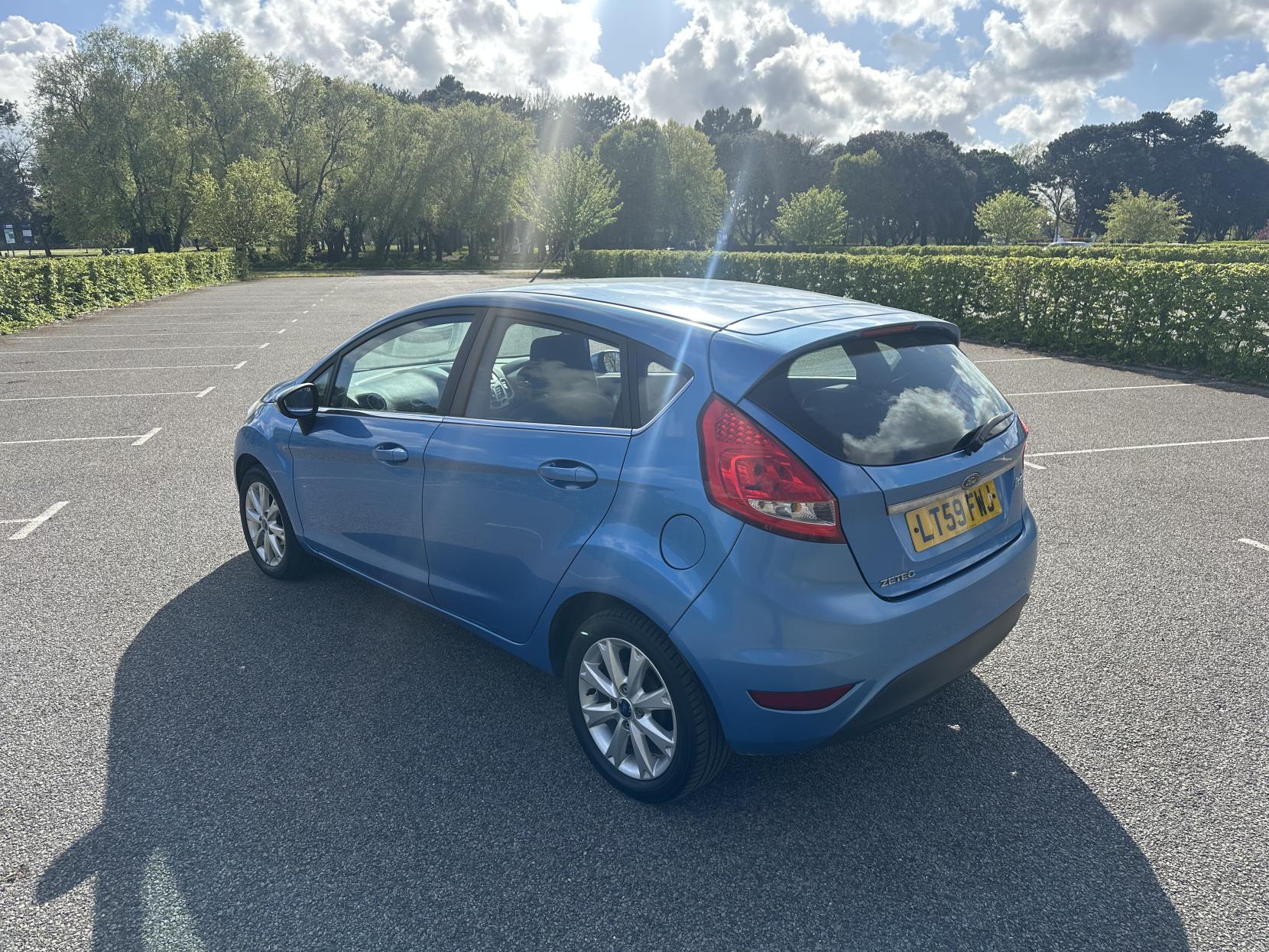 Ford Fiesta 1.4 Zetec Hatchback 5dr Petrol Manual (133 g/km, 94 bhp)