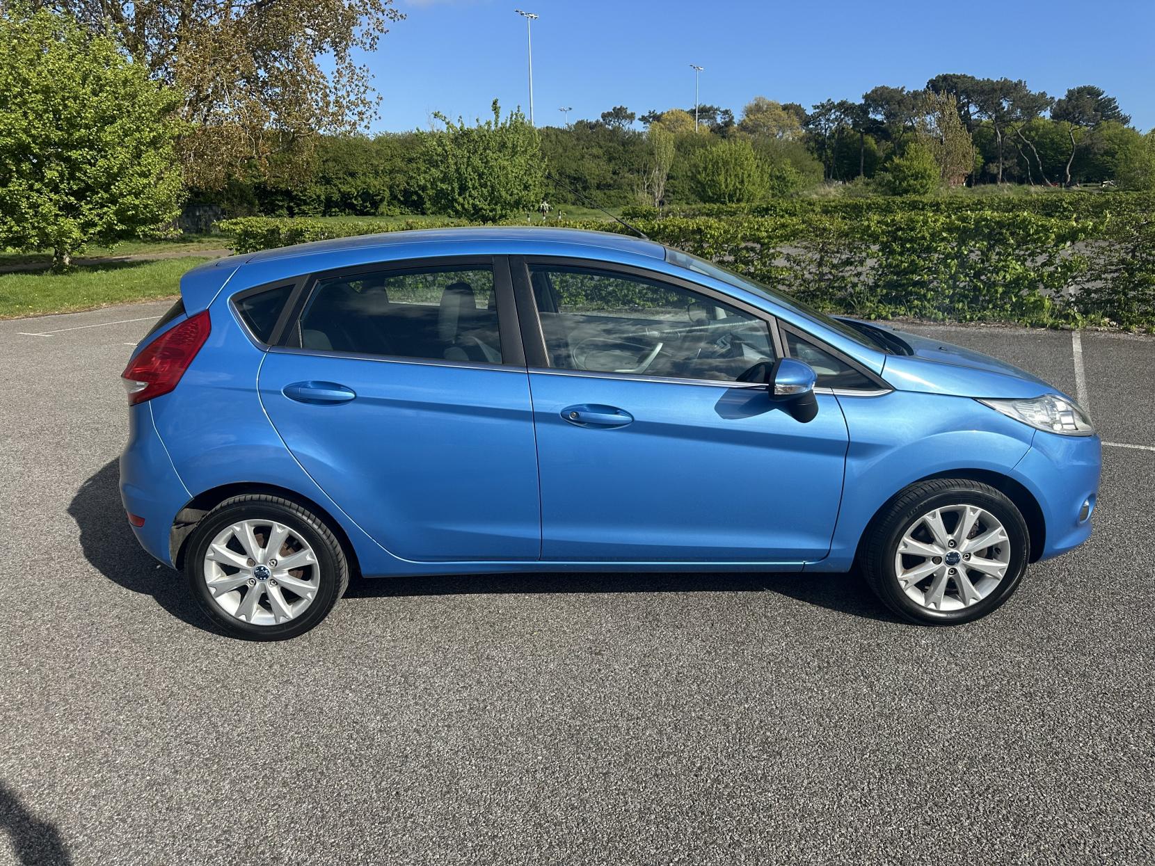 Ford Fiesta 1.4 Zetec Hatchback 5dr Petrol Manual (133 g/km, 94 bhp)