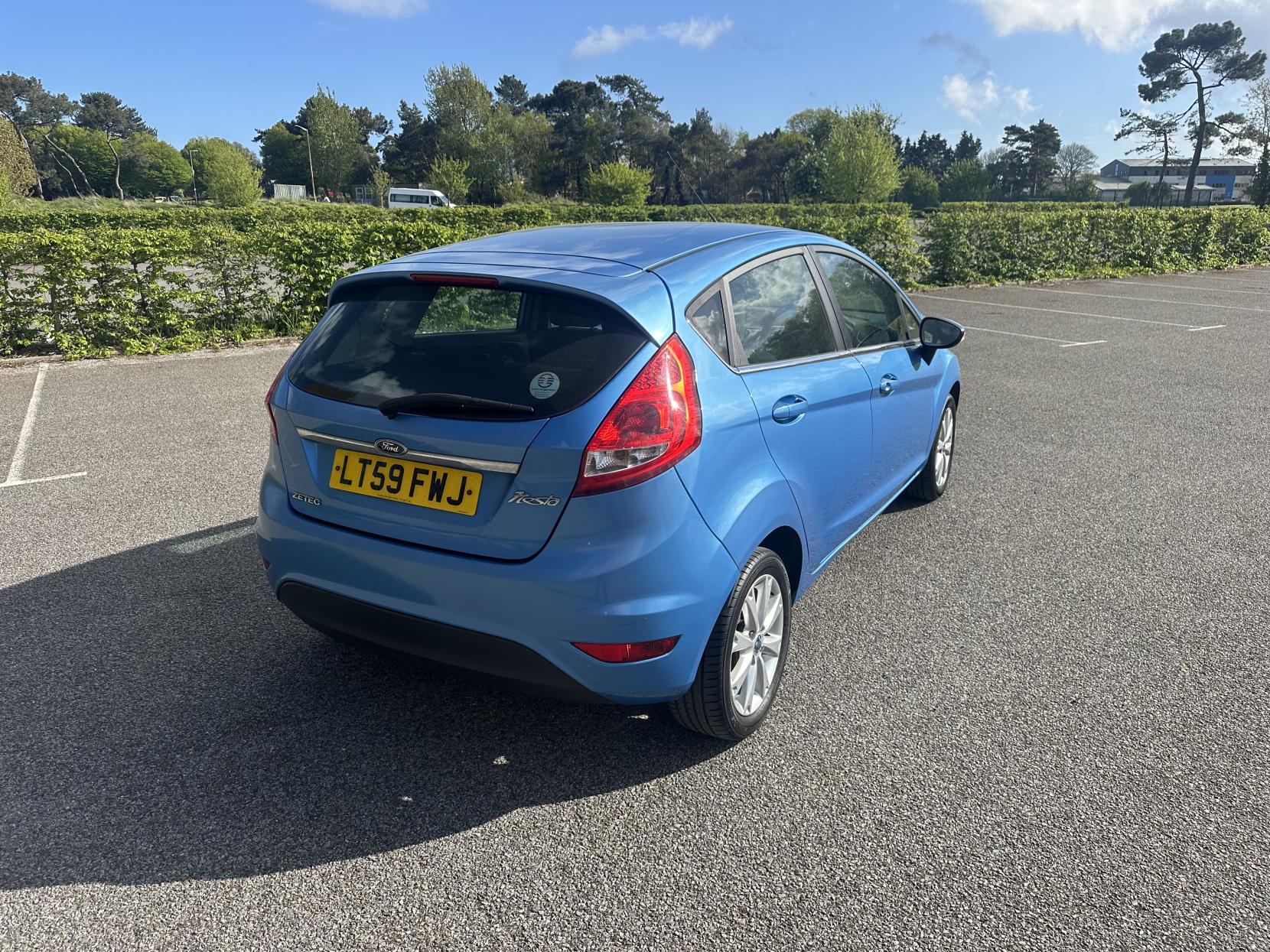 Ford Fiesta 1.4 Zetec Hatchback 5dr Petrol Manual (133 g/km, 94 bhp)