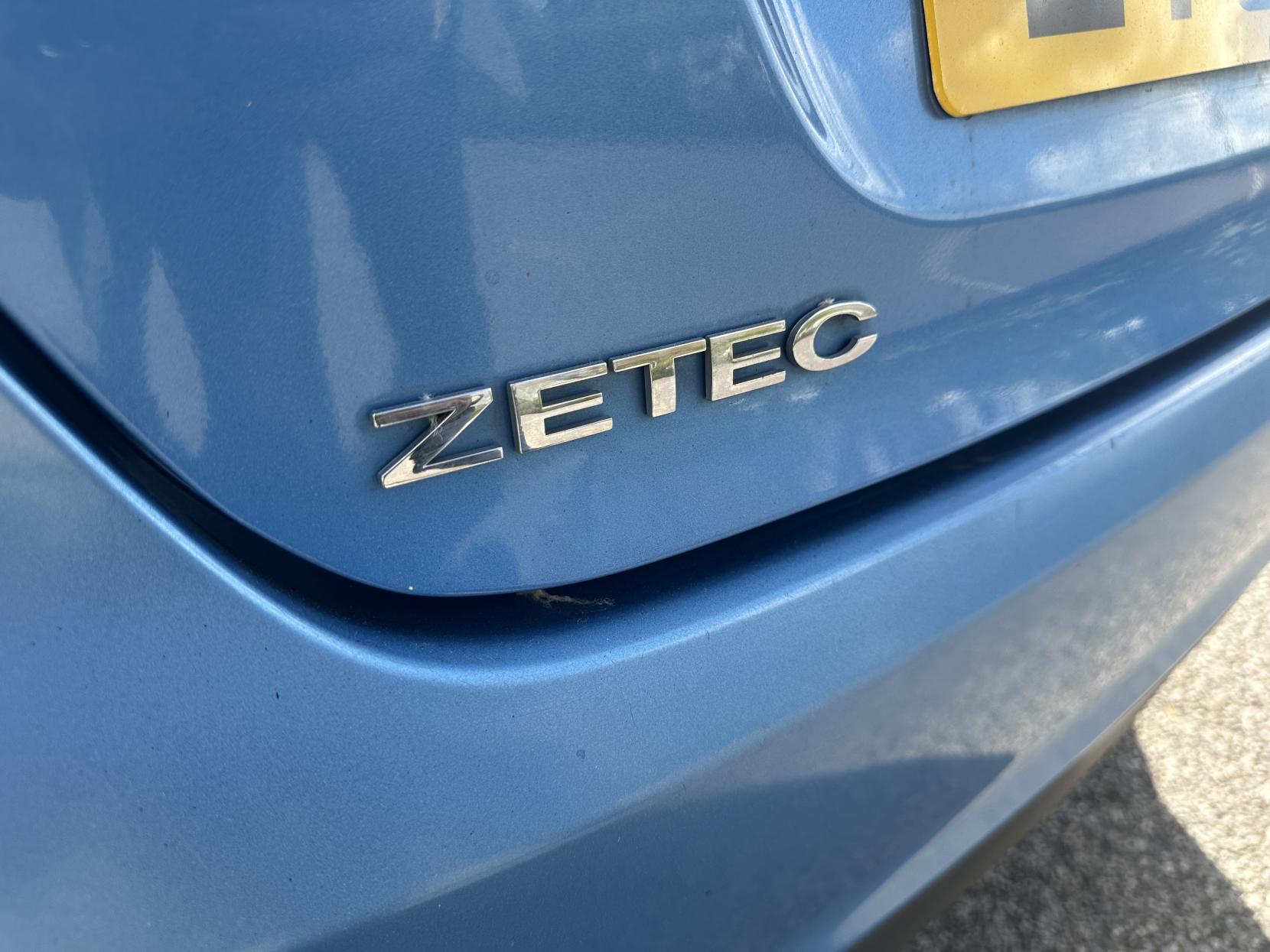 Ford Fiesta 1.4 Zetec Hatchback 5dr Petrol Manual (133 g/km, 94 bhp)