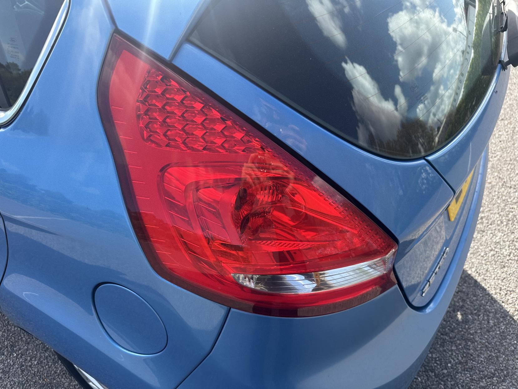 Ford Fiesta 1.4 Zetec Hatchback 5dr Petrol Manual (133 g/km, 94 bhp)