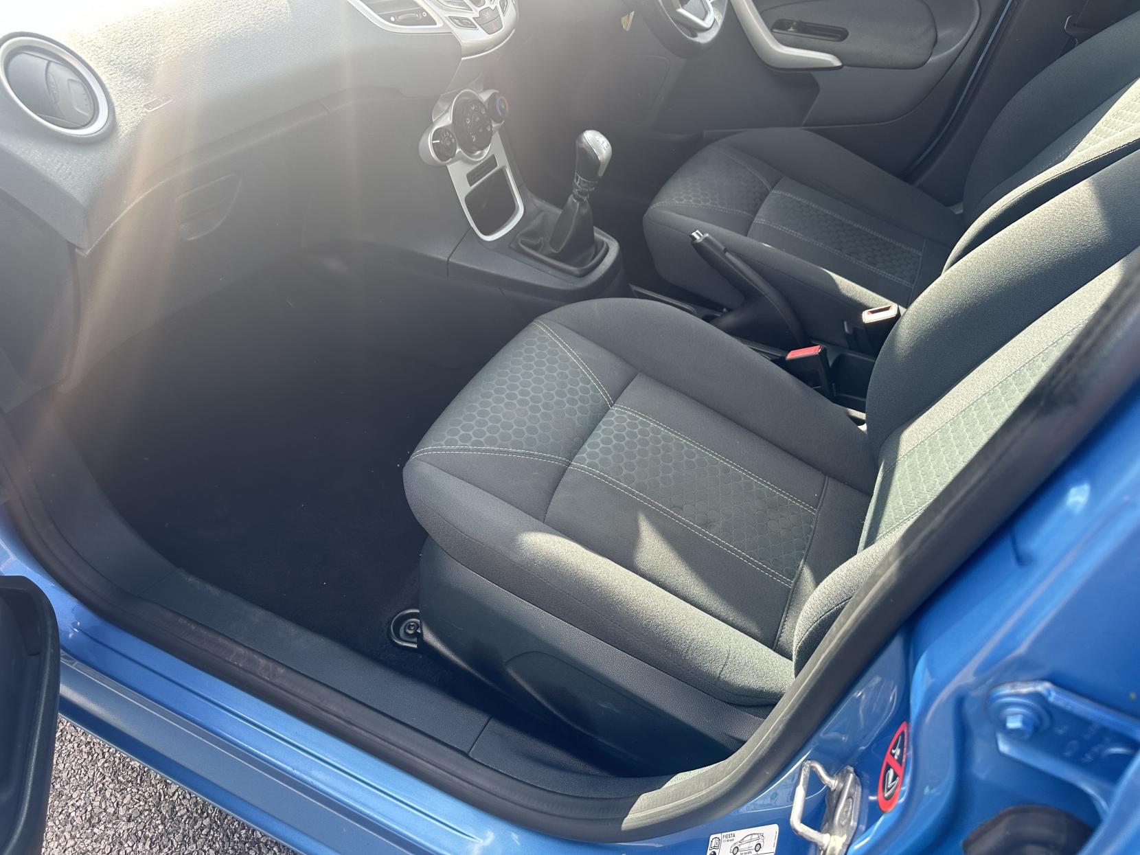 Ford Fiesta 1.4 Zetec Hatchback 5dr Petrol Manual (133 g/km, 94 bhp)