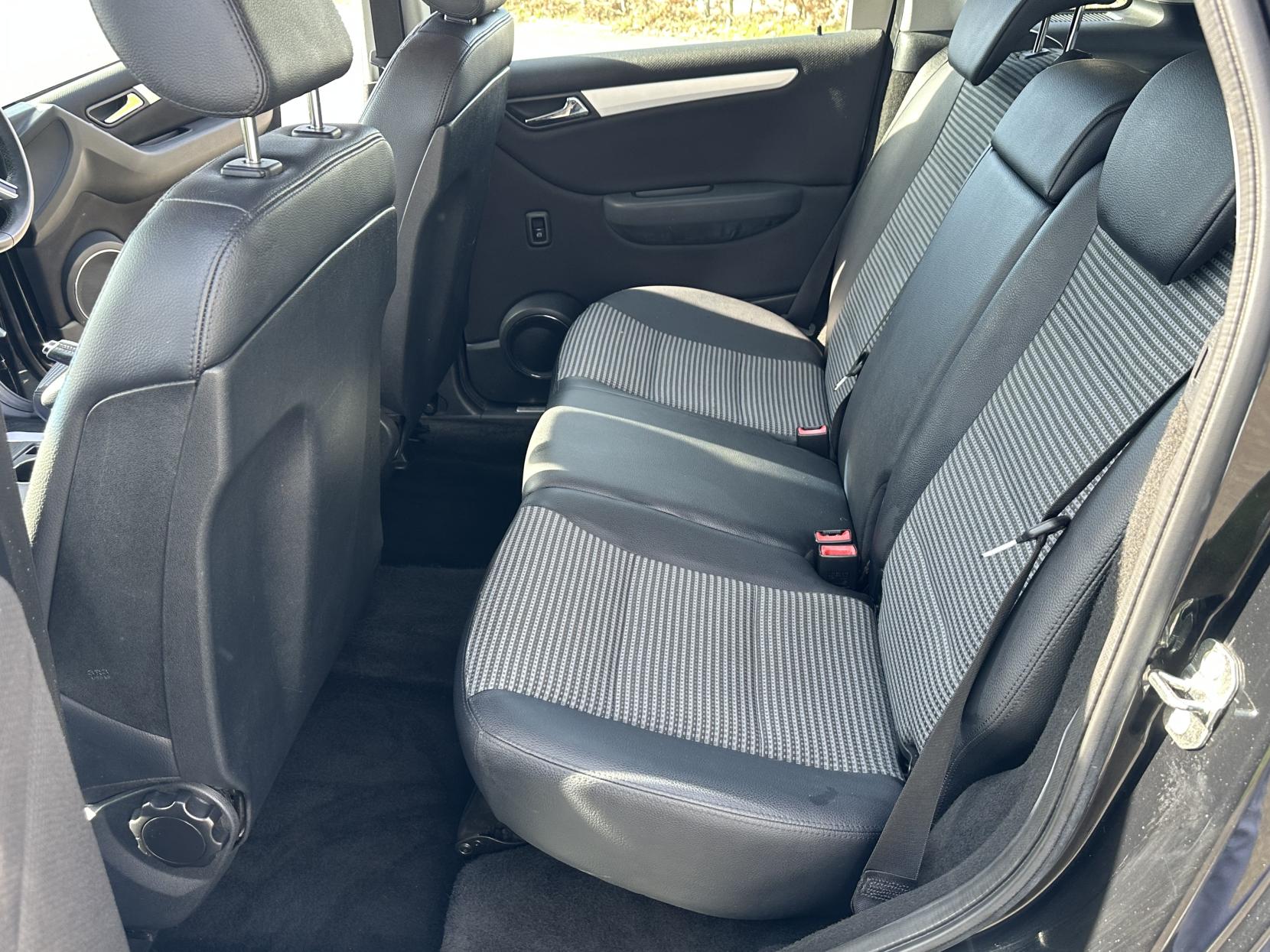 Mercedes-Benz B Class 2.0 B180 SE MPV 5dr Diesel CVT (157 g/km, 109 bhp)