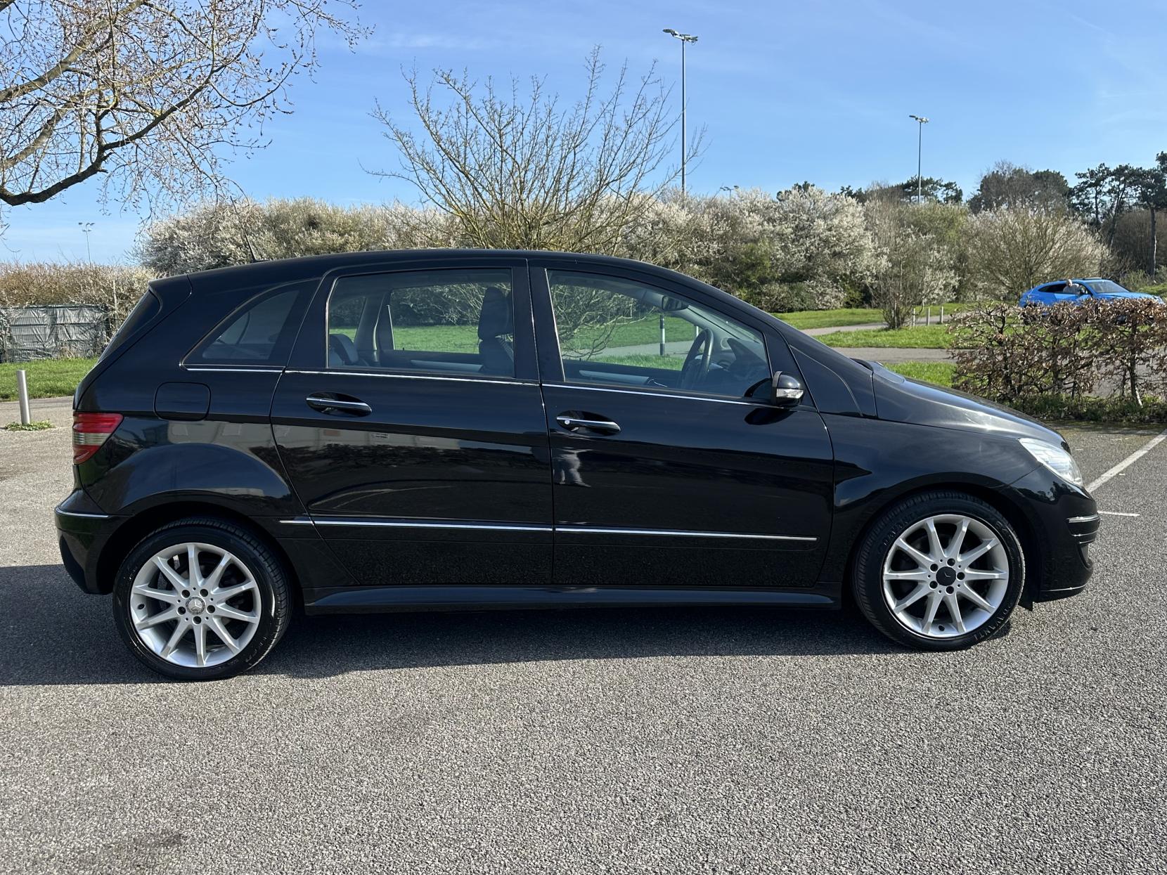 Mercedes-Benz B Class 2.0 B180 SE MPV 5dr Diesel CVT (157 g/km, 109 bhp)