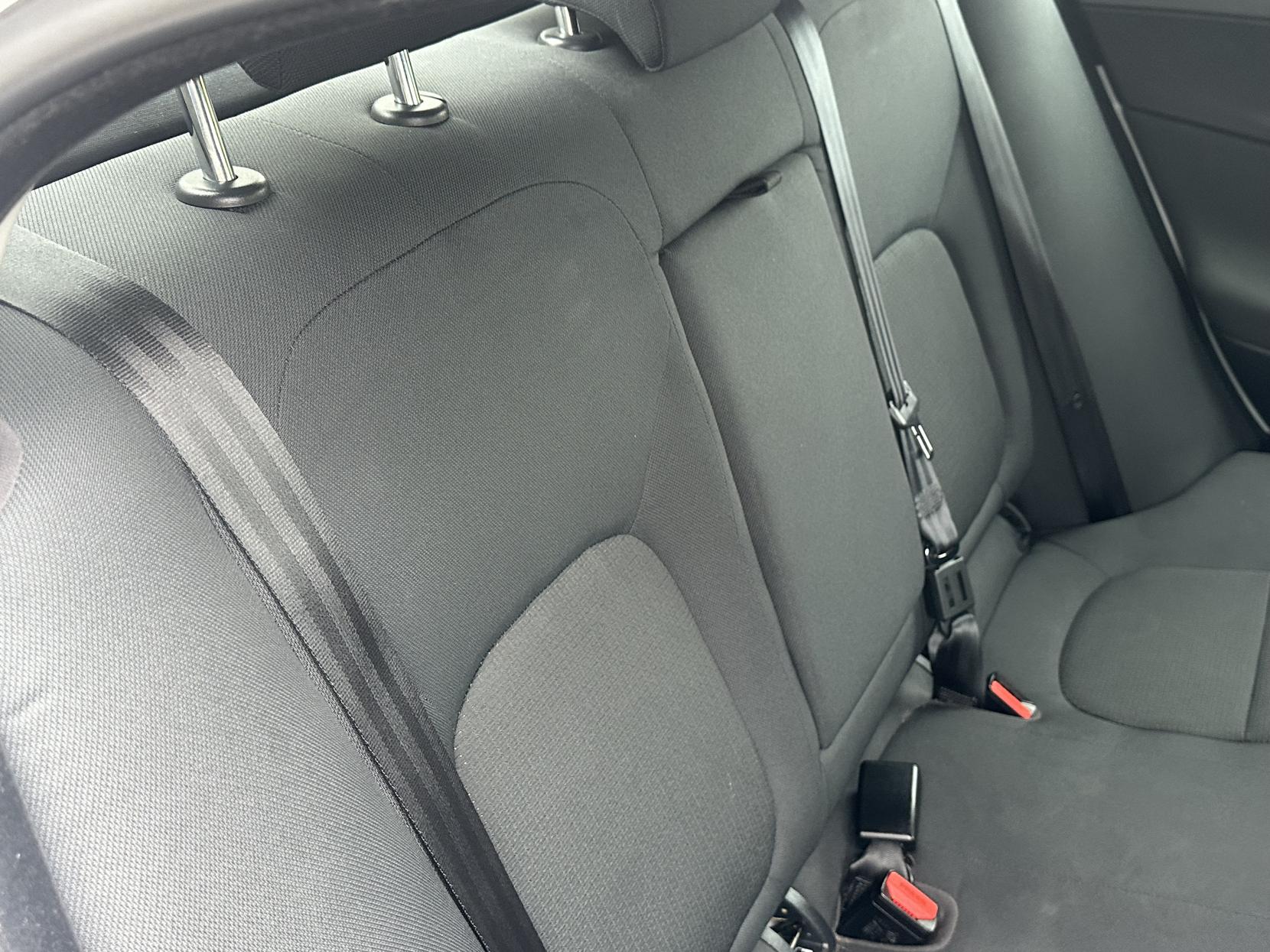 Jaguar XE 2.0d SE Saloon 4dr Diesel Auto Euro 6 (s/s) (163 ps)