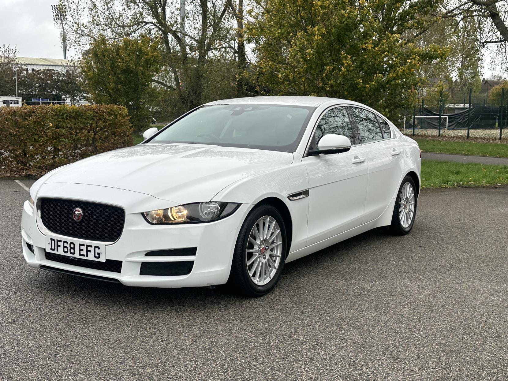 Jaguar XE 2.0d SE Saloon 4dr Diesel Auto Euro 6 (s/s) (163 ps)