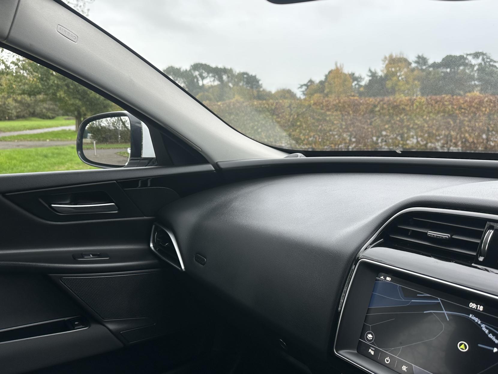 Jaguar XE 2.0d SE Saloon 4dr Diesel Auto Euro 6 (s/s) (163 ps)