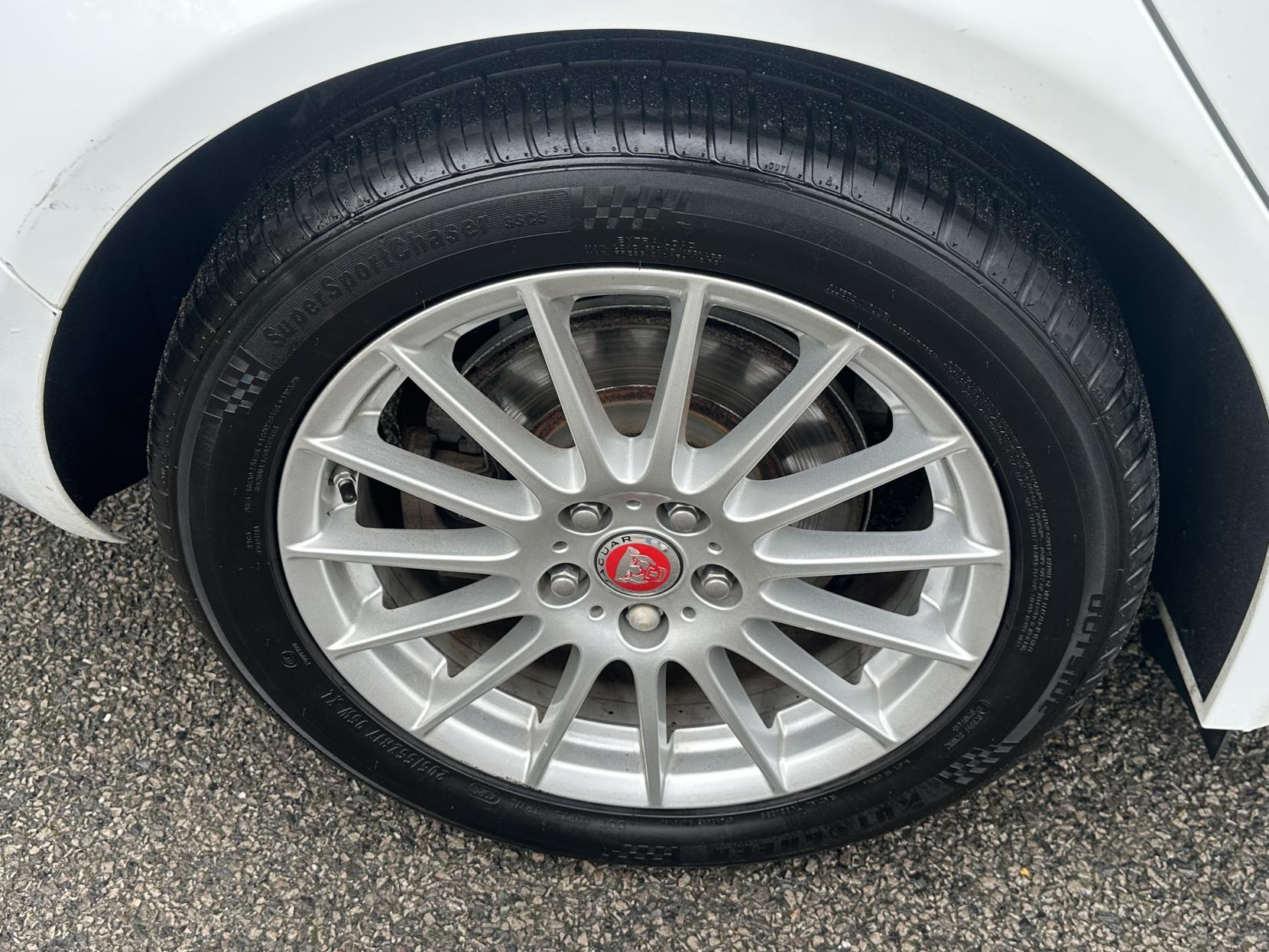 Jaguar XE 2.0d SE Saloon 4dr Diesel Auto Euro 6 (s/s) (163 ps)