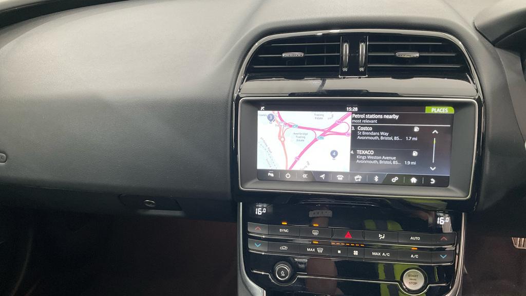 Jaguar XE 2.0d SE Saloon 4dr Diesel Auto Euro 6 (s/s) (163 ps)