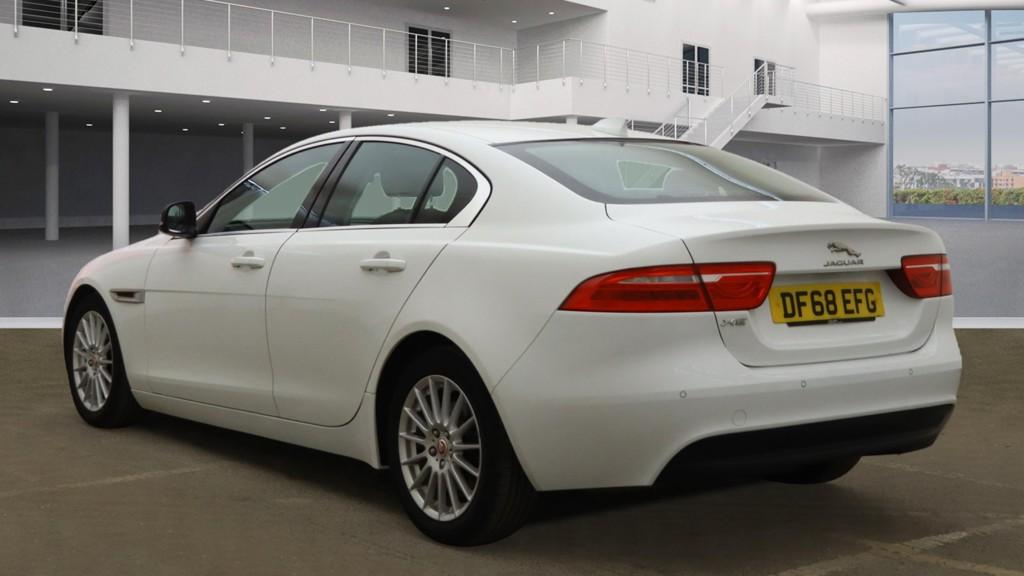 Jaguar XE 2.0d SE Saloon 4dr Diesel Auto Euro 6 (s/s) (163 ps)