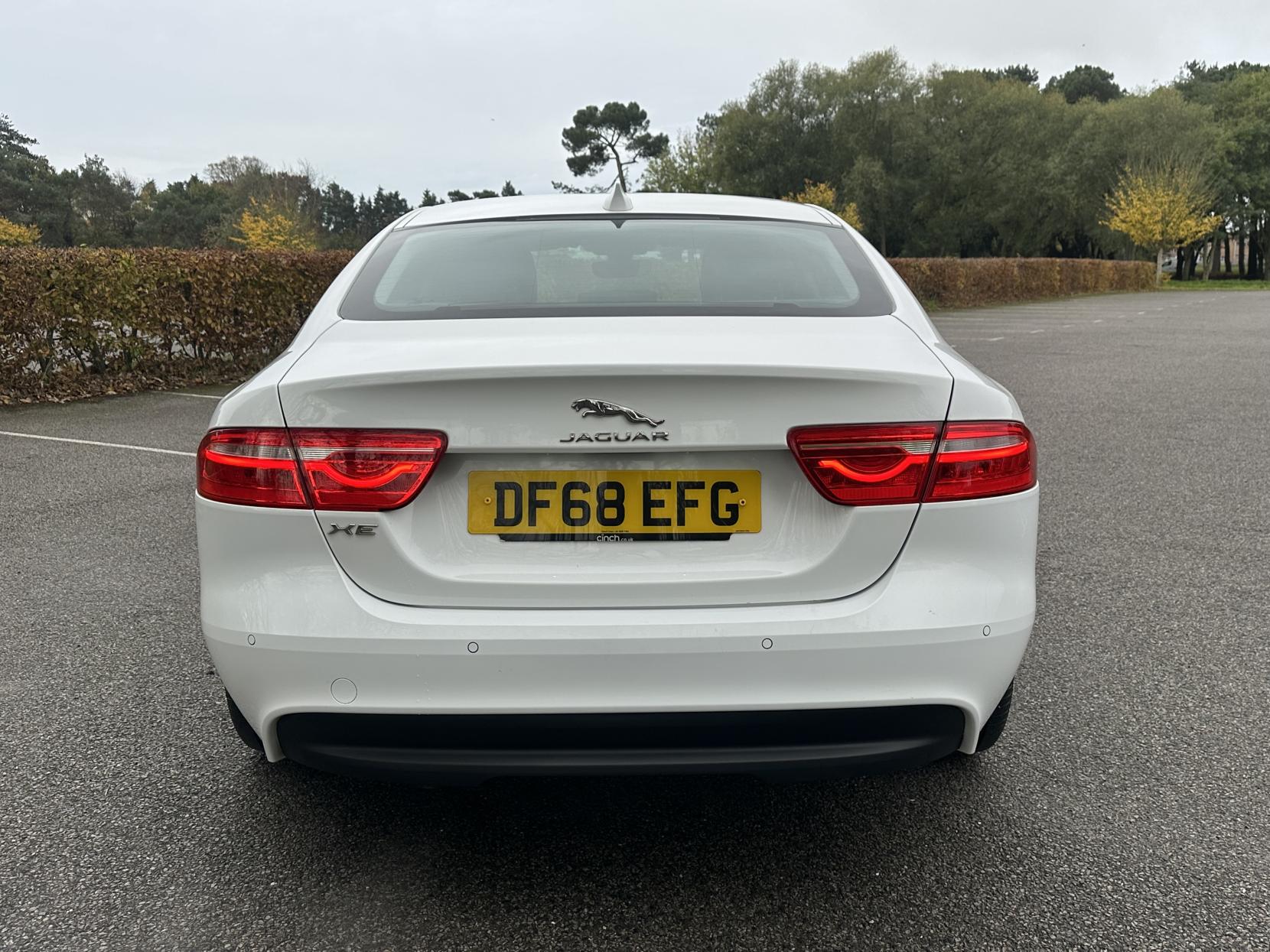 Jaguar XE 2.0d SE Saloon 4dr Diesel Auto Euro 6 (s/s) (163 ps)