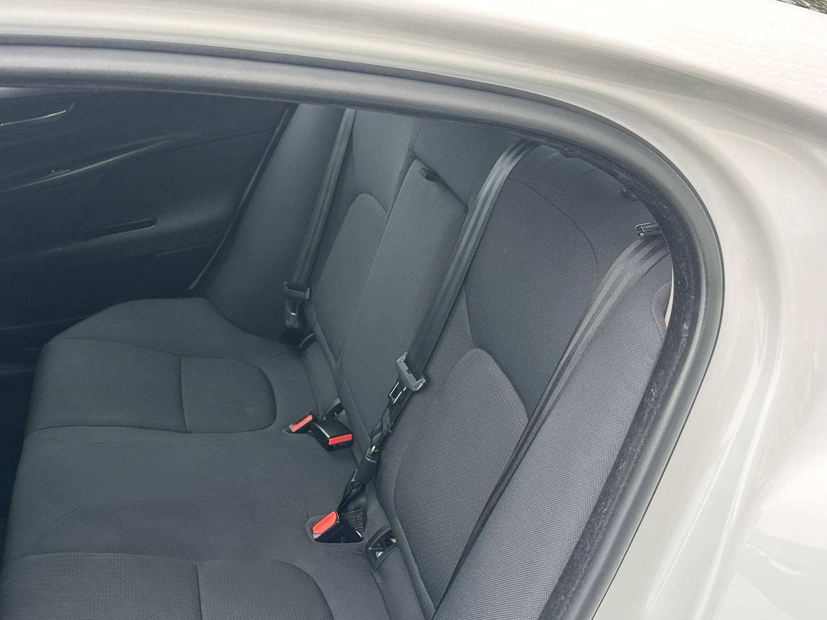 Jaguar XE 2.0d SE Saloon 4dr Diesel Auto Euro 6 (s/s) (163 ps)