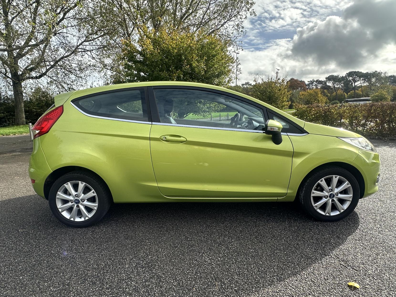 Ford Fiesta 1.25 Zetec Hatchback 3dr Petrol Manual (133 g/km, 81 bhp)