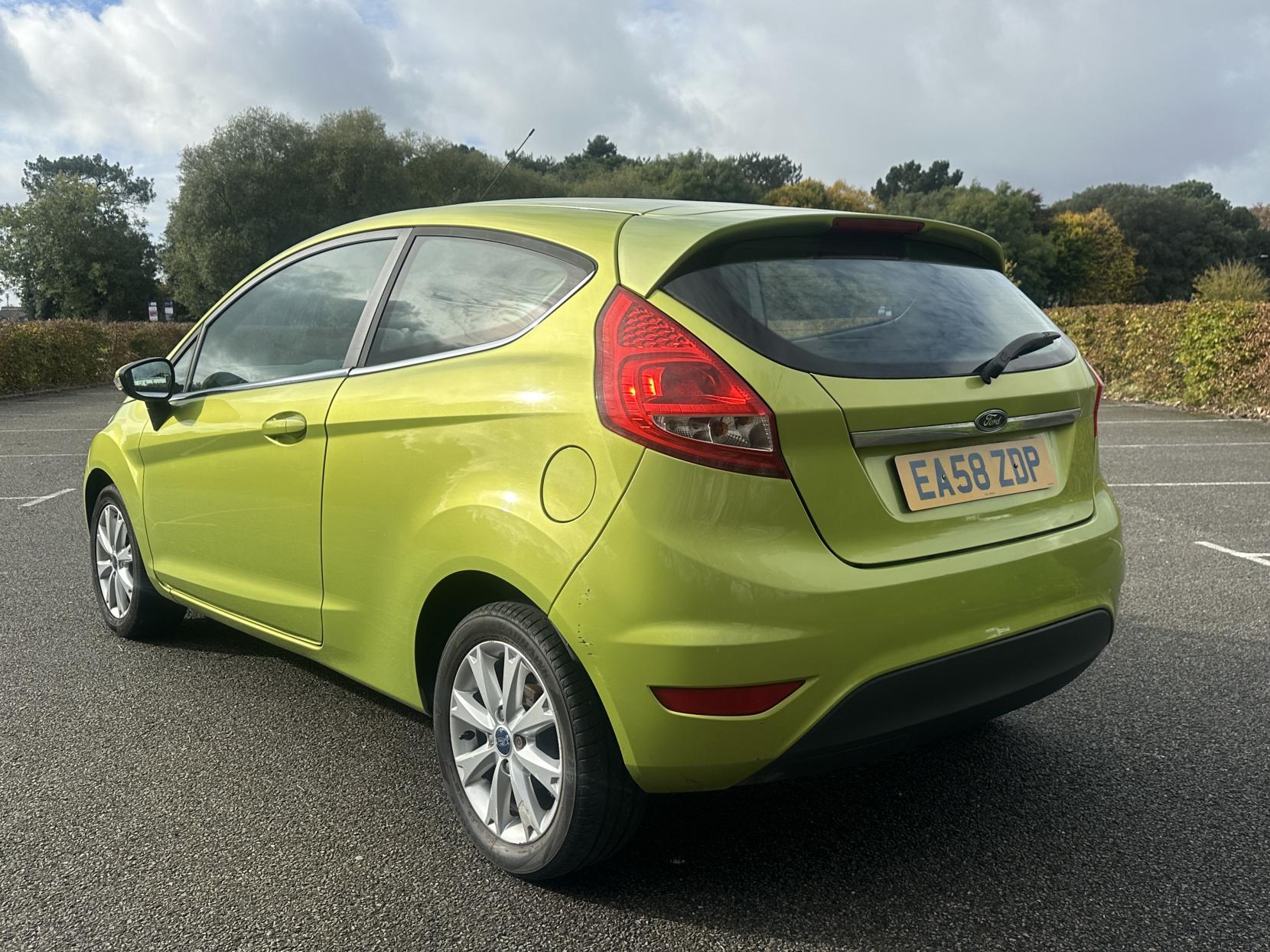 Ford Fiesta 1.25 Zetec Hatchback 3dr Petrol Manual (133 g/km, 81 bhp)