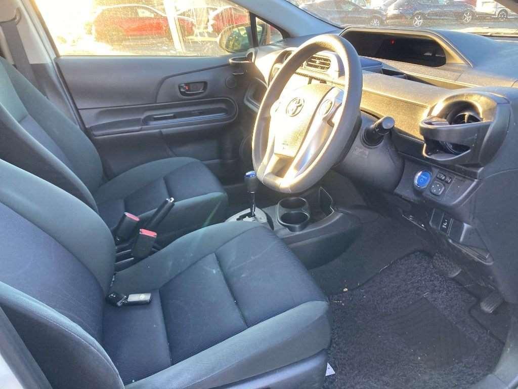 Toyota Aqua 1.5 2015