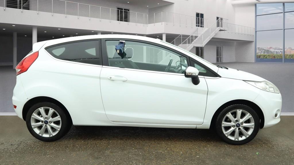 Ford Fiesta 1.4 Zetec Hatchback 3dr Petrol Manual (133 g/km, 94 bhp)