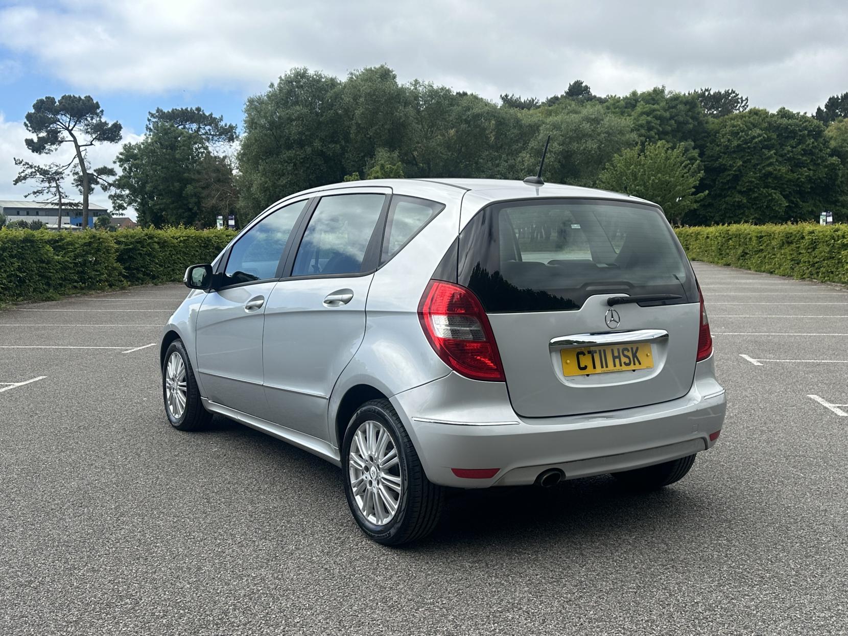 Mercedes-Benz A Class 1.5 A160 Elegance SE Hatchback 5dr Petrol CVT (164 g/km, 95 bhp)