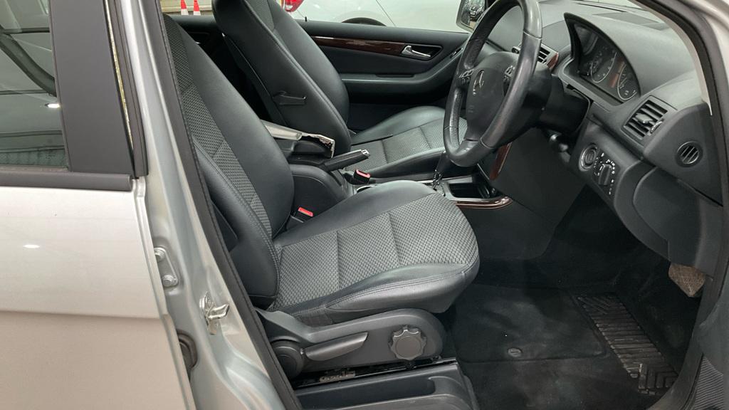 Mercedes-Benz A Class 1.5 A160 Elegance SE Hatchback 5dr Petrol CVT (164 g/km, 95 bhp)