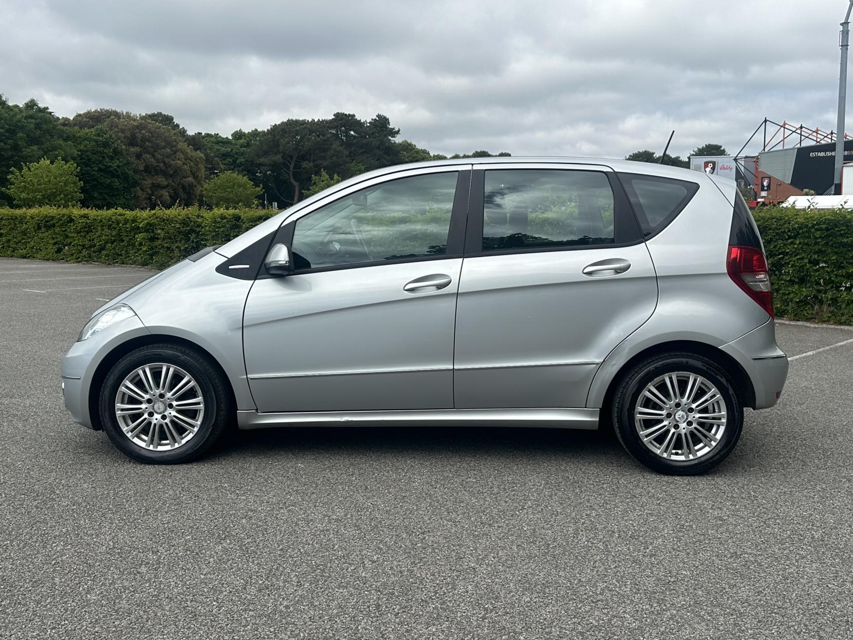 Mercedes-Benz A Class 1.5 A160 Elegance SE Hatchback 5dr Petrol CVT (164 g/km, 95 bhp)