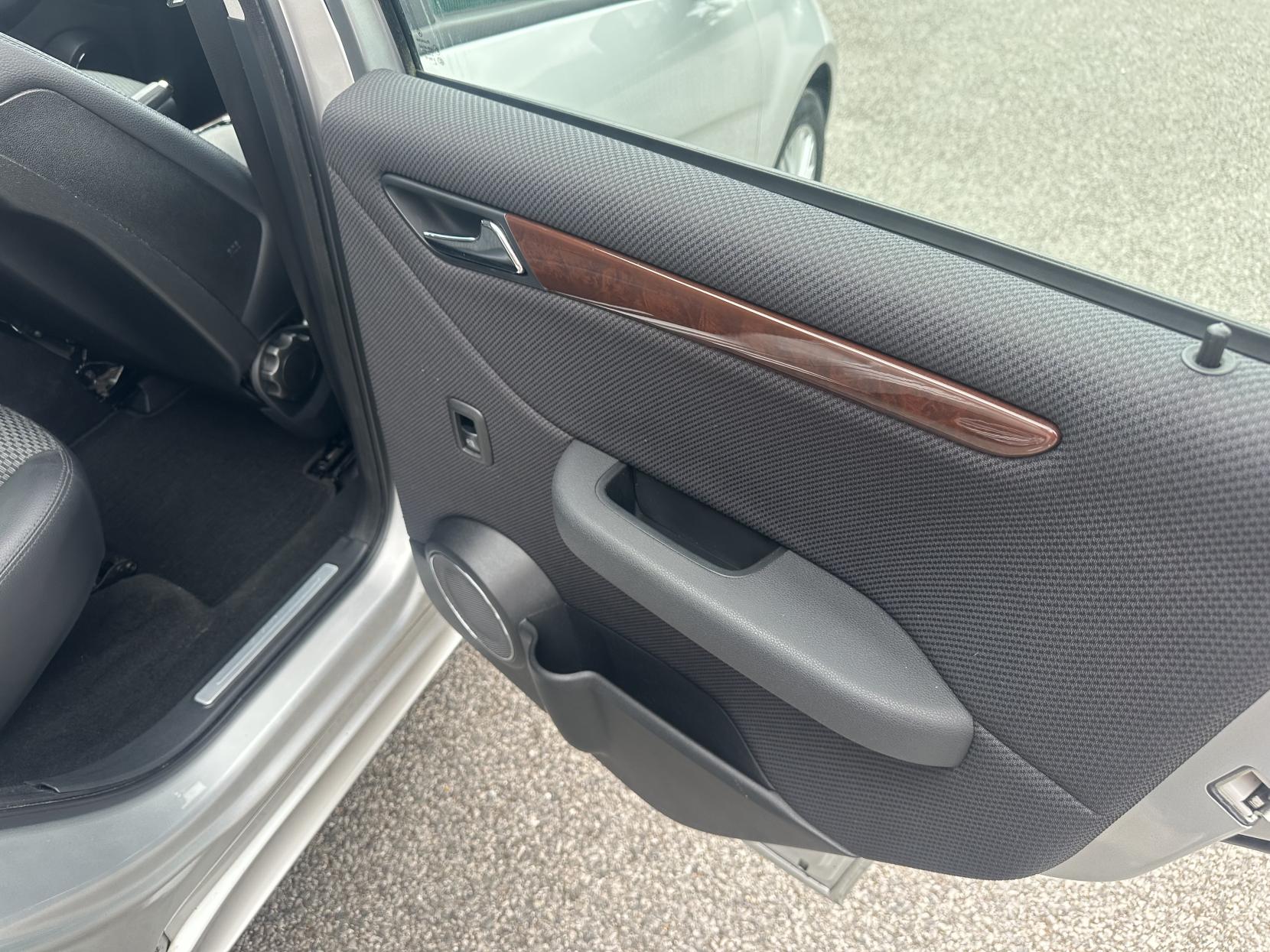 Mercedes-Benz A Class 1.5 A160 Elegance SE Hatchback 5dr Petrol CVT (164 g/km, 95 bhp)